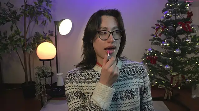 Snapshot of SrLuis18 chatting on December 25, 2024, 12:48 am SrLuis18 online show from December 25, 2024, 12:48 am