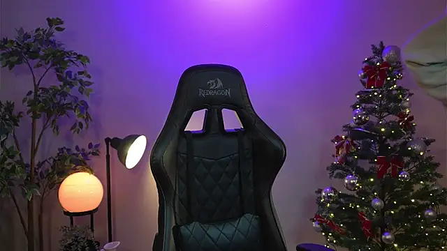 Snapshot of SrLuis18 chatting on January 1, 2025, 1:04 am SrLuis18 online show from January 1, 2025, 1:04 am