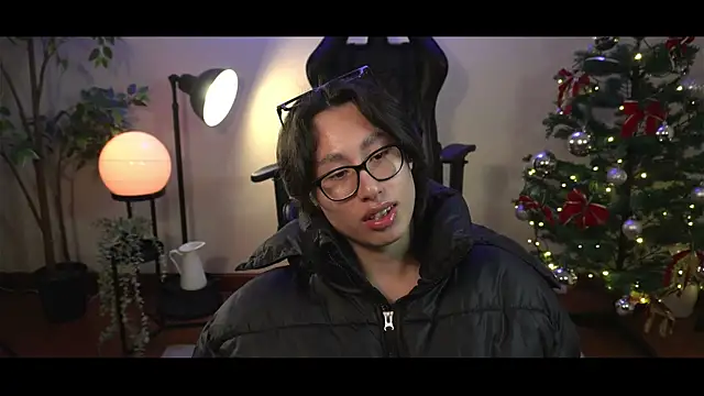 Snapshot of SrLuis18 chatting on January 17, 2025, 3:34 am SrLuis18 online show from January 17, 2025, 3:34 am