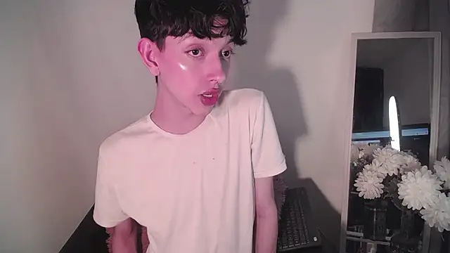 lyamthommpson online show from February 8, 2025, 7:15 am