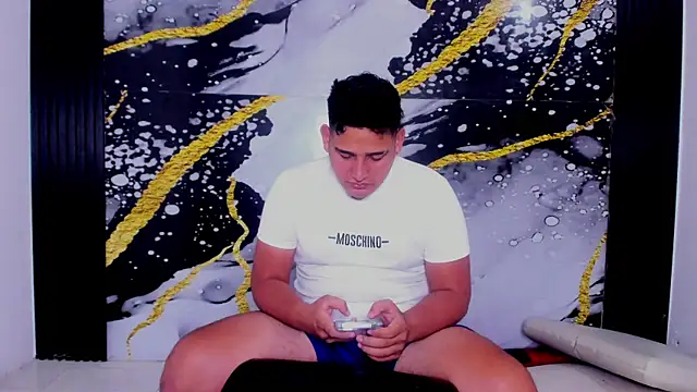 Snapshot of sweethot___ chatting on September 18, 2025, 1:57 pm sweethot online show from September 18, 2025, 1:57 pm