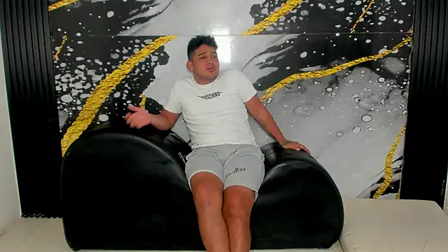 Snapshot of sweethot___ chatting on October 2, 2025, 2:46 pm sweethot online show from October 2, 2025, 2:46 pm