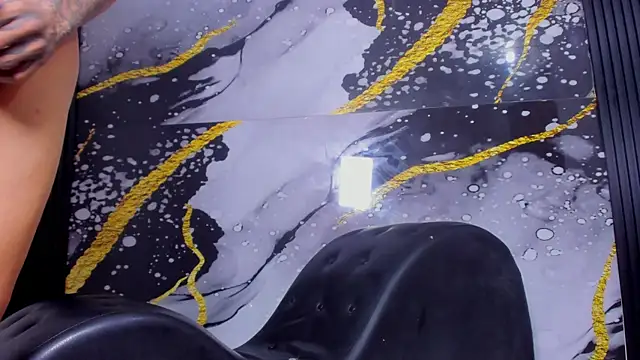 Snapshot of sweethot___ chatting on October 6, 2025, 2:36 pm sweethot online show from October 6, 2025, 2:36 pm