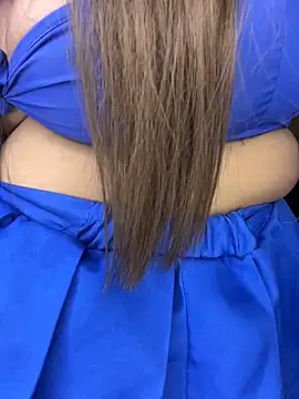 CharlotteMillers online show from November 21, 2025, 4:00 am