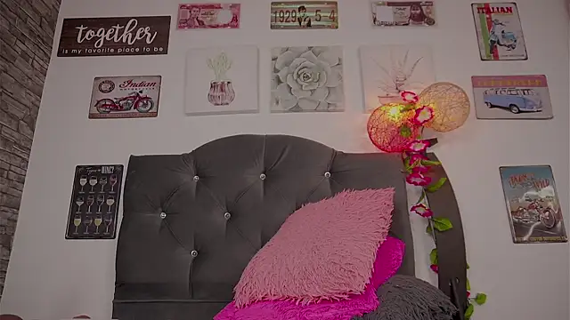 olivia22love online show from January 5, 2026, 5:27 pm