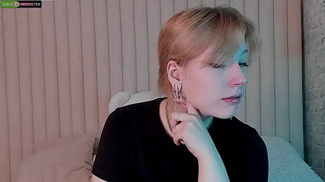 RachelCart online show from November 19, 2025, 3:06 am