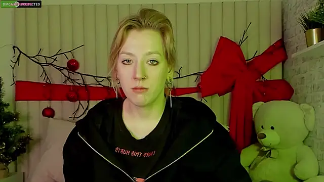 RachelCart online show from December 22, 2025, 3:03 am