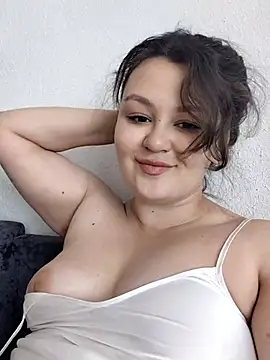 BlackCurly online show from September 14, 2025, 6:45 am