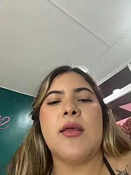 Snapshot of EVELIN_MASON chatting on April 20, 2026, 9:38 pm EVELIN MASON online show from April 20, 2026, 9:38 pm