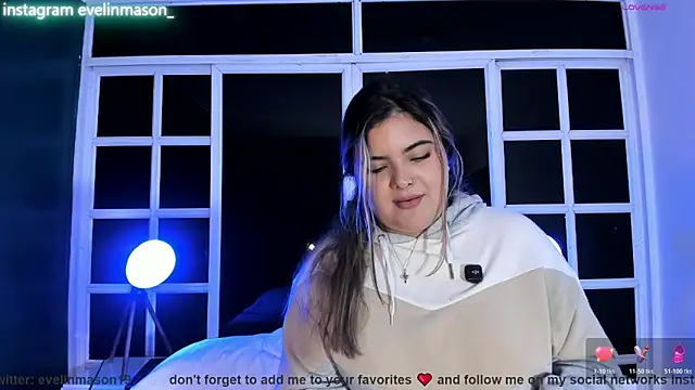 Snapshot of EVELIN_MASON chatting on April 21, 2026, 1:42 am EVELIN MASON online show from April 21, 2026, 1:42 am