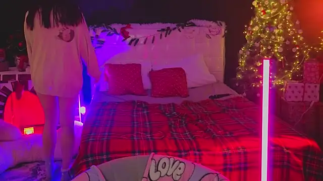 YasmineWest online show from January 8, 2026, 8:27 am