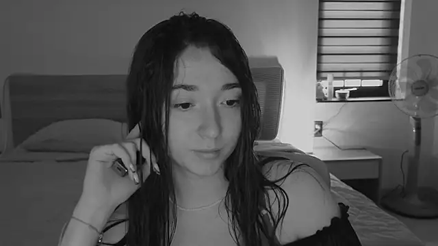 YasmineWest online show from April 3, 2026, 12:19 am