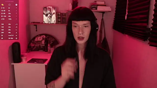 carthylovvve online show from March 6, 2025, 6:26 pm