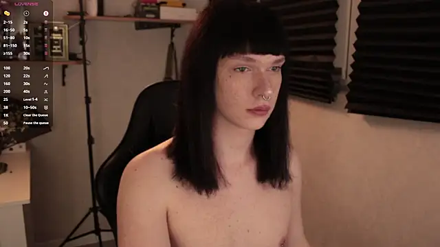 carthylovvve online show from March 19, 2025, 4:02 pm