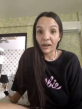 Snapshot of samilux5 chatting on September 10, 2025, 3:23 pm samilux5 online show from September 10, 2025, 3:23 pm