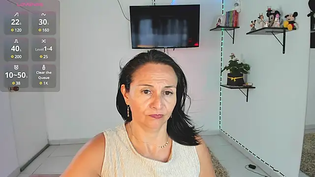 lollita 23  online show from January 13, 2025, 9:09 pm