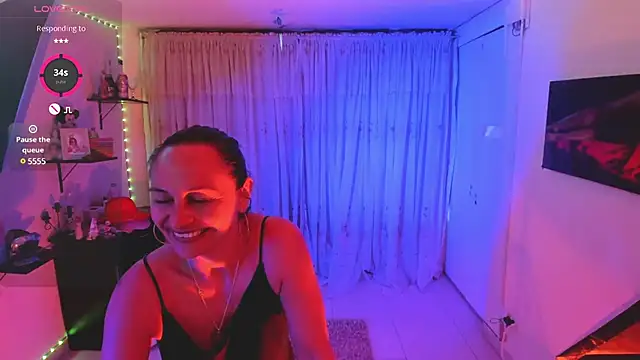 lollita 23  online show from February 14, 2025, 10:47 pm