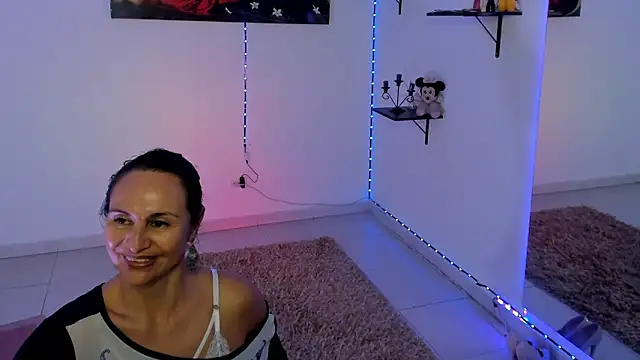 lollita 23  online show from February 25, 2025, 7:25 pm