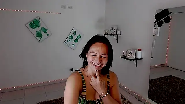 lollita 23  online show from November 16, 2025, 7:19 pm