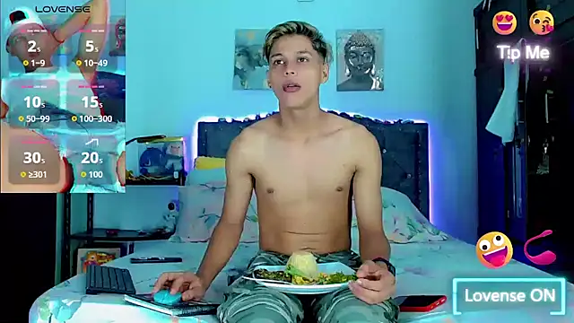 Snapshot of Liamscott_ chatting on November 3, 2025, 8:54 pm Liamscott online show from November 3, 2025, 8:54 pm