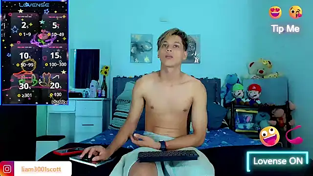 Snapshot of Liamscott_ chatting on November 18, 2025, 8:35 pm Liamscott online show from November 18, 2025, 8:35 pm