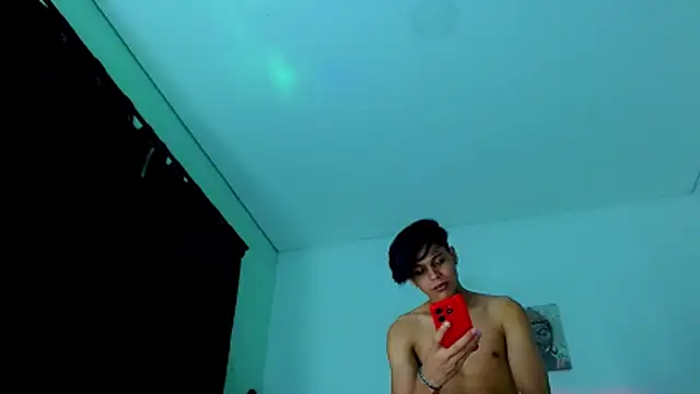 Liamscott  online show from February 12, 2026, 3:23 am