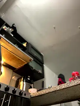 JulianaCastillo online show from January 8, 2026, 9:22 am