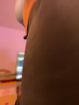 JulianaCastillo online show from January 9, 2026, 9:34 am