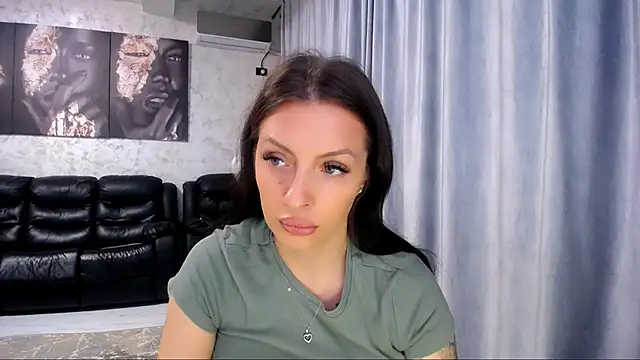 Snapshot of stayhere chatting on November 4, 2025, 8:41 pm stayhere online show from November 4, 2025, 8:41 pm