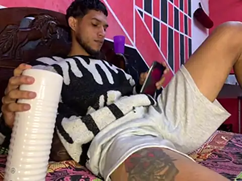 tanned boy online show from April 6, 2026, 3:13 pm