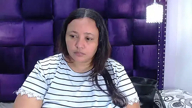 CrushOnMe  online show from November 7, 2025, 4:45 am