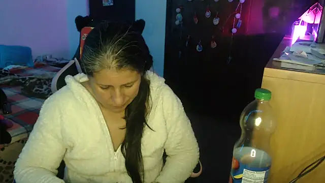 Snapshot of LucifernandaSw chatting on April 16, 2026, 11:29 pm LucifernandaSw online show from April 16, 2026, 11:29 pm