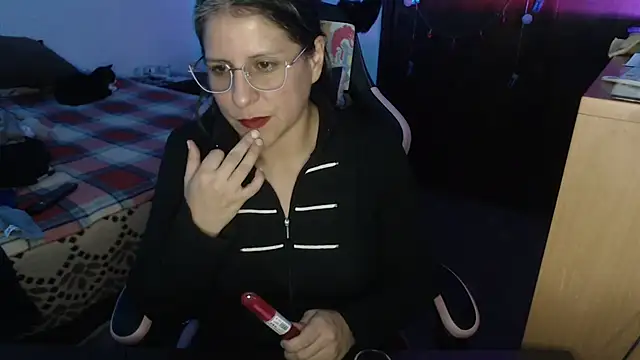 Snapshot of LucifernandaSw chatting on April 18, 2026, 2:26 am LucifernandaSw online show from April 18, 2026, 2:26 am