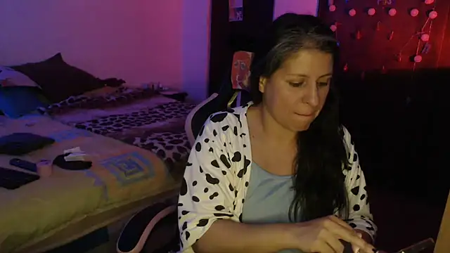 Snapshot of LucifernandaSw chatting on April 21, 2026, 7:36 am LucifernandaSw online show from April 21, 2026, 7:36 am