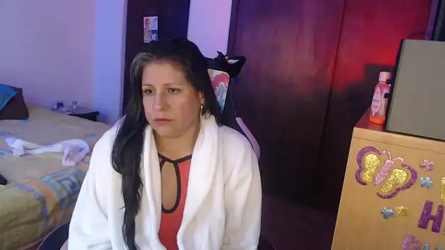 Snapshot of LucifernandaSw chatting on May 13, 2026, 12:46 pm LucifernandaSw online show from May 13, 2026, 12:46 pm