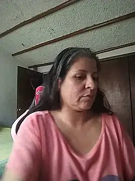 Snapshot of LucifernandaSw chatting on May 26, 2026, 10:28 pm LucifernandaSw online show from May 26, 2026, 10:28 pm