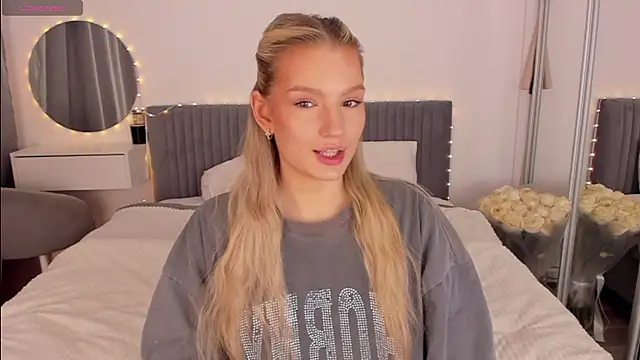 CassieRayss online show from March 29, 2026, 9:42 am