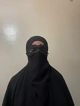 Snapshot of Hijabi_HotGirls chatting on February 15, 2025, 8:11 pm Hijabi HotGirls online show from February 15, 2025, 8:11 pm
