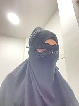 Snapshot of Hijabi_HotGirls chatting on March 6, 2025, 11:53 pm Hijabi HotGirls online show from March 6, 2025, 11:53 pm