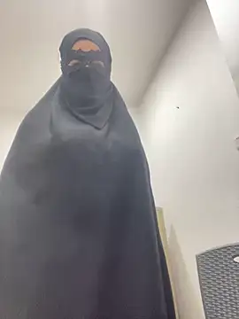 Snapshot of Hijabi_HotGirls chatting on March 9, 2025, 11:46 pm Hijabi HotGirls online show from March 9, 2025, 11:46 pm