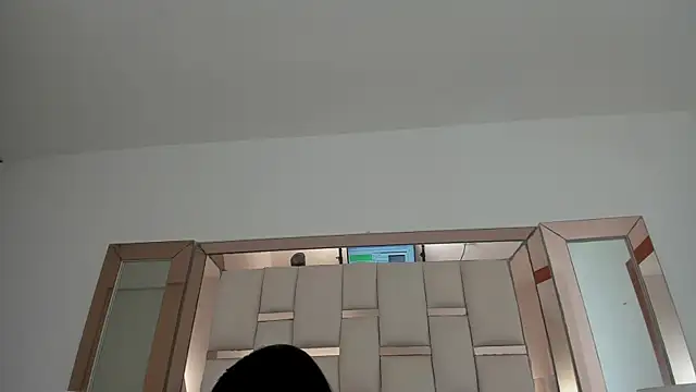 emma castilloo online show from December 15, 2024, 8:25 pm