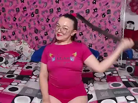 Angela 18honey online show from June 11, 2026, 4:32 am