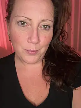 Snapshot of xsexycurvymilf chatting on January 20, 2025, 2:57 pm xsexycurvymilf online show from January 20, 2025, 2:57 pm