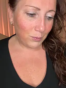 Snapshot of xsexycurvymilf chatting on October 29, 2025, 2:52 pm xsexycurvymilf online show from October 29, 2025, 2:52 pm