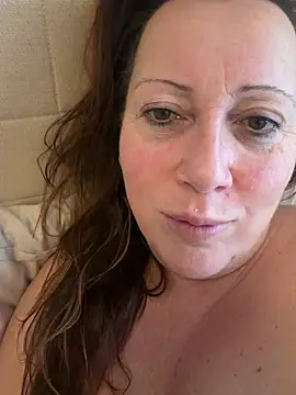 Snapshot of xsexycurvymilf chatting on February 14, 2026, 8:55 am xsexycurvymilf online show from February 14, 2026, 8:55 am