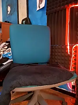 Themadhatter90 online show from February 8, 2025, 1:54 pm