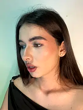 Snapshot of Coralinee_01 chatting on November 15, 2025, 12:41 am Coralinee 01 online show from November 15, 2025, 12:41 am