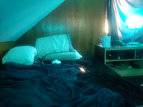 nicedicknicetats online show from October 2, 2025, 5:09 pm