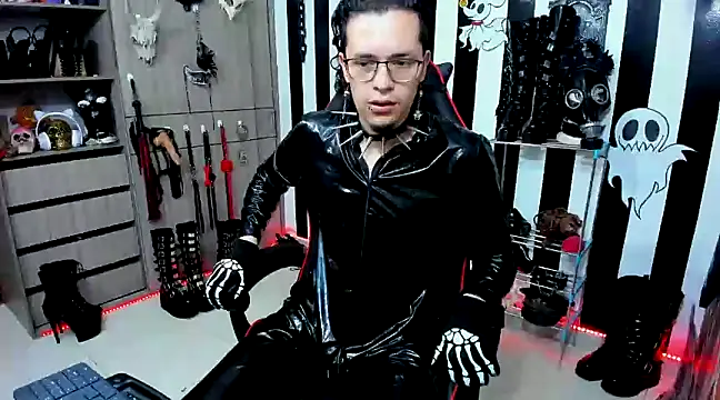 Snapshot of daven56 chatting on December 12, 2024, 1:17 pm daven56 online show from December 12, 2024, 1:17 pm