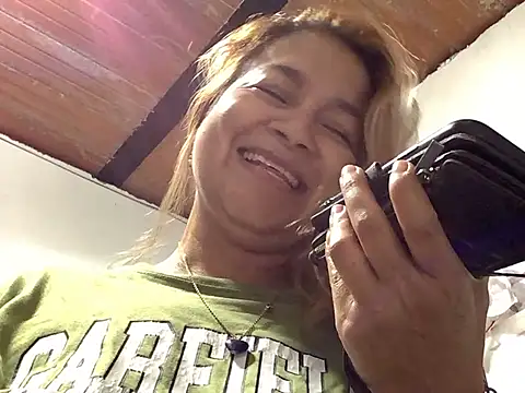 Snapshot of Jlo_69 chatting on July 6, 2026, 8:33 am Jlo 69 online show from July 6, 2026, 8:33 am